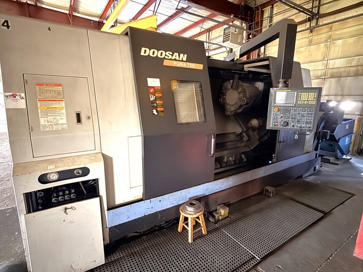 2012-doosan-puma-700-cnc-lathe-image-1