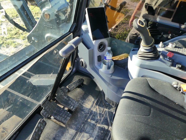 2023-deere-85p-image-20