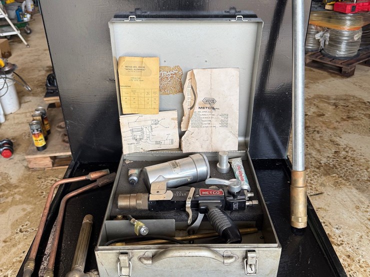 metco-sp-thermo-spray-gun-with-case,-accessories-image-2