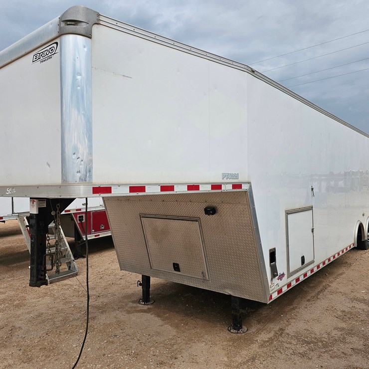 2020 BRAVO TRAILERS 40’ X 102” 3-AXLE ENCLOSED GOOSENECK TRAILER