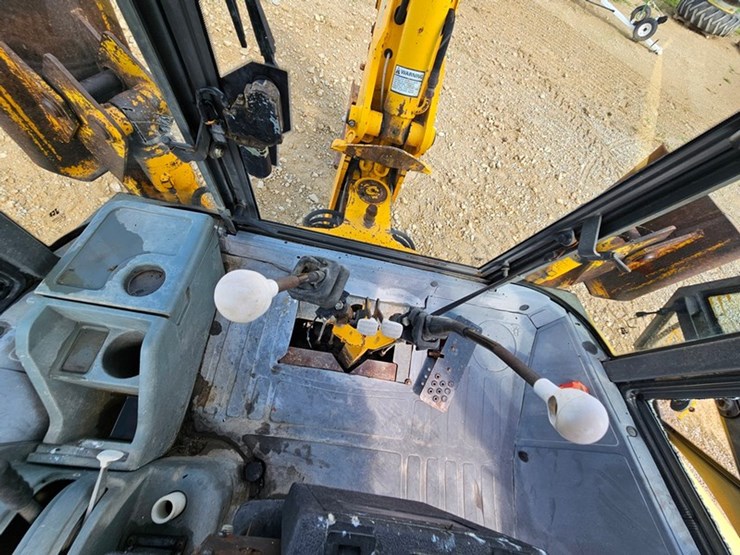 jcb-214s-image-40