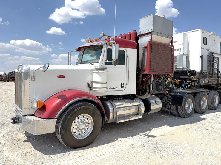 2012-peterbilt-367-image-1