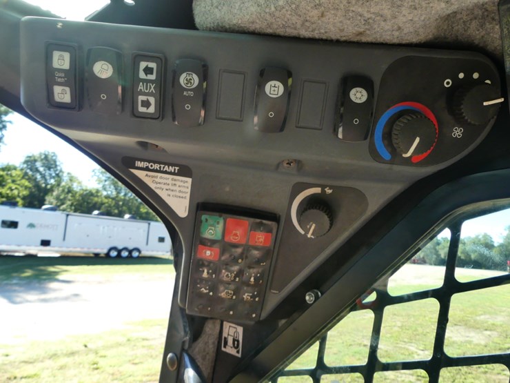 2021-deere-333g-image-16