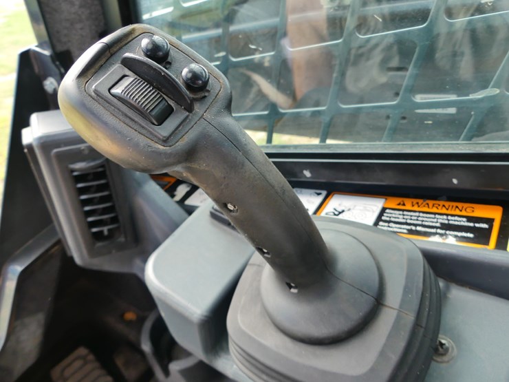 2023-deere-331g-image-14