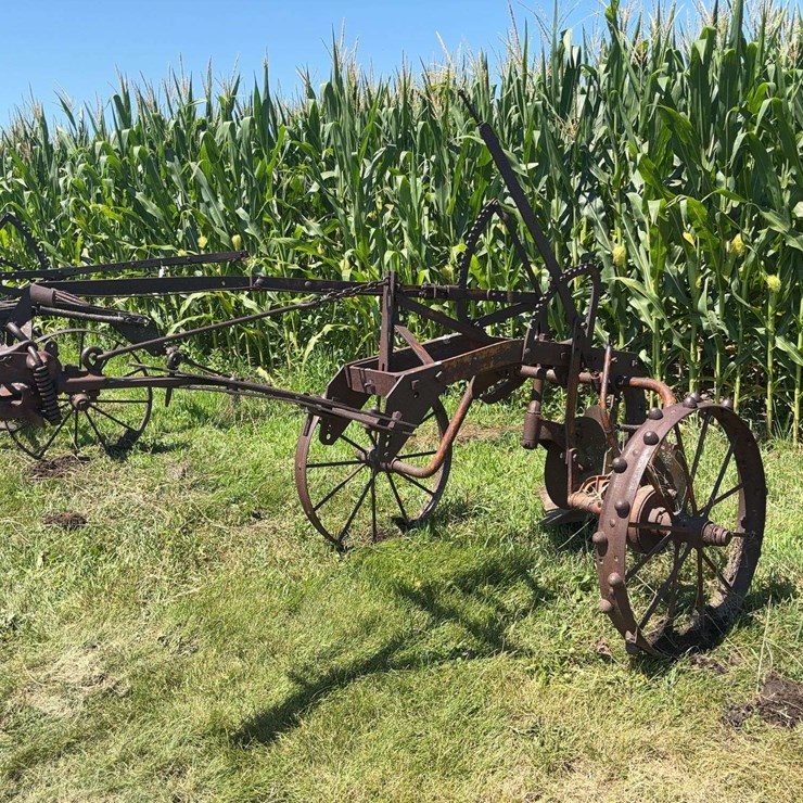 Allis Chalmers 16” One Bottom Pull Type Moldboard Plow