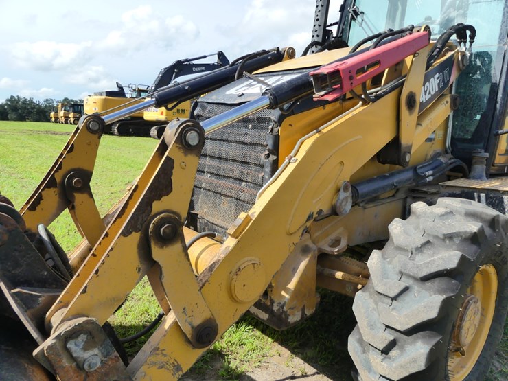 caterpillar-420f2-it-image-13