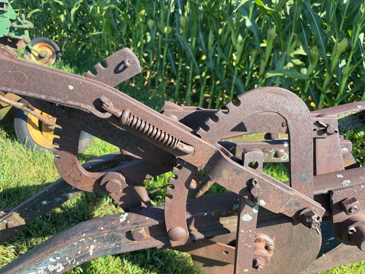 john-deere-14-image-15