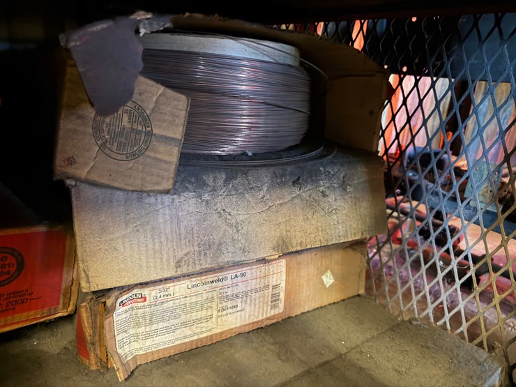 (13)-shelves-w/-welding-related-tools,-wire-&-power-tools-image-14