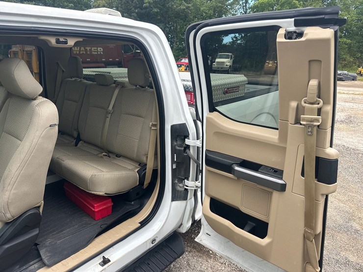 2015-ford-f150-xlt-image-22