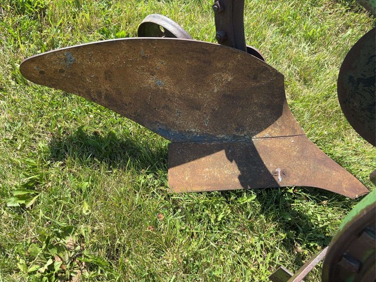 john-deere-16-image-8