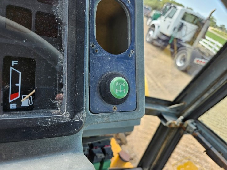 jcb-214s-image-34