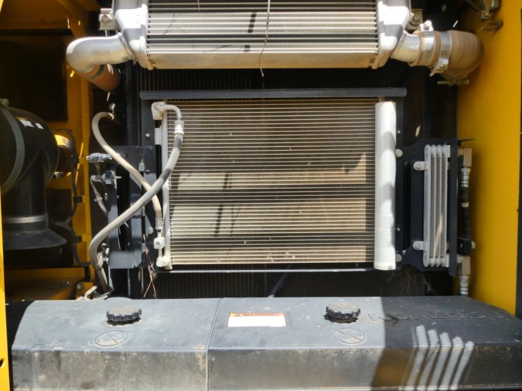 2021-komatsu-pc210-lc-image-14