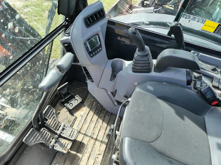 2024-kubota-kx040-4-image-15