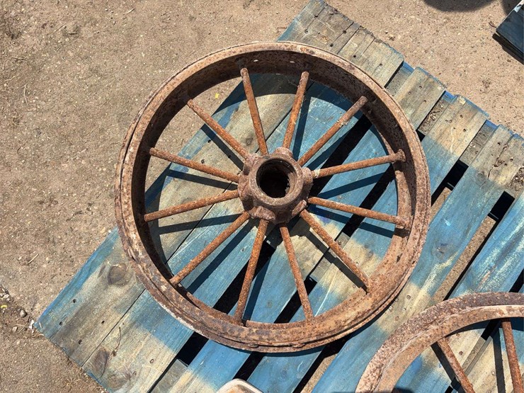 john-deere-24-image-12