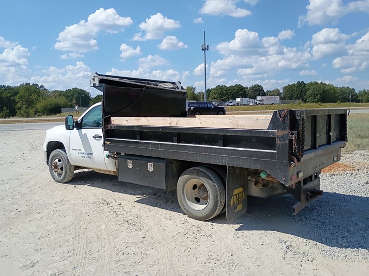 2013-gmc-sierra-3500-image-6