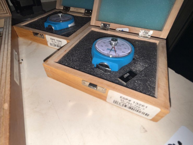 section-w/(4)-mitutoyo-2”-thru-10”-depth-gauges,-(1)-mitutoyo-12-18”-od-micrometer,-&-(2)-durometer-guages-image-5