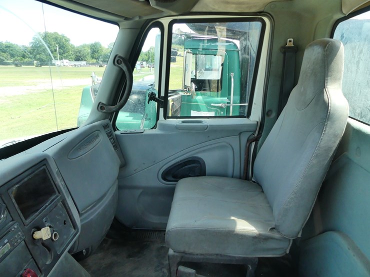 2006-international-durastar-4400-image-12