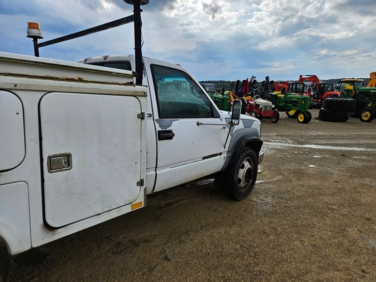 2000-gmc-3500-image-16