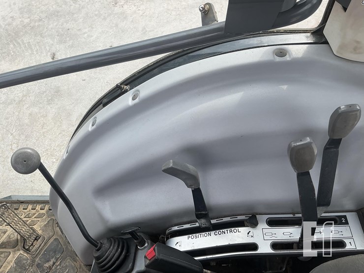 2015-massey-ferguson-1552-image-14