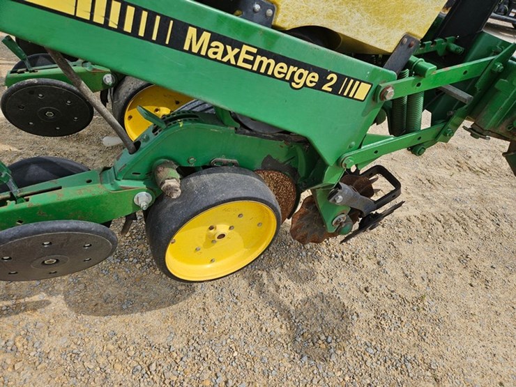 john-deere-7200-image-28