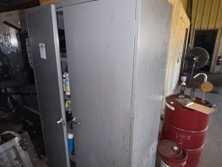 4’x2’x6’-2-door-metal-tool-cabinet-w/-machine-tool-contents-image-10