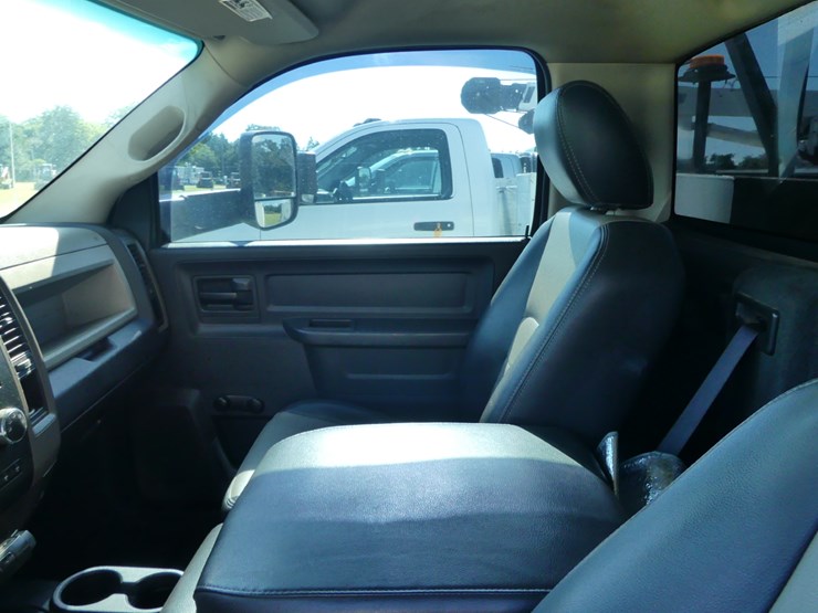 2012-dodge-ram-5500-image-12