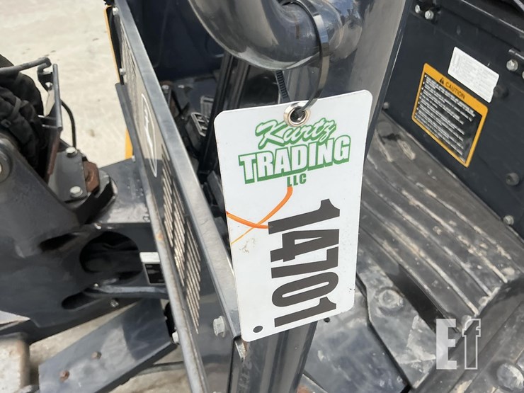 2020-deere-26g-image-18