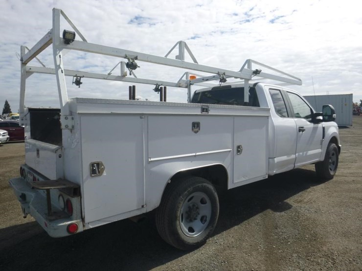 2018-ford-f350-image-3