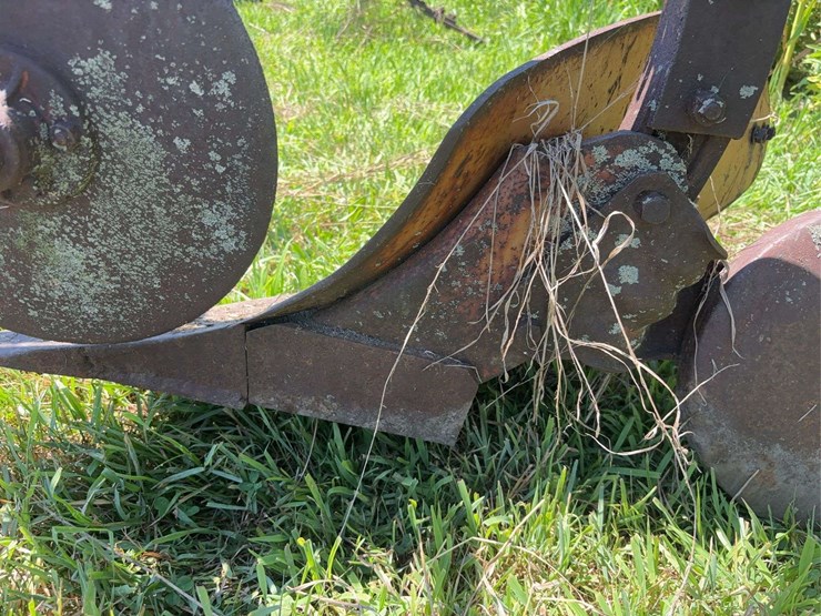 allis-chalmers-16”-one-bottom-pull-type-moldboard-plow-image-17
