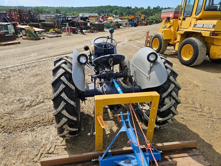 ford-8n-image-3
