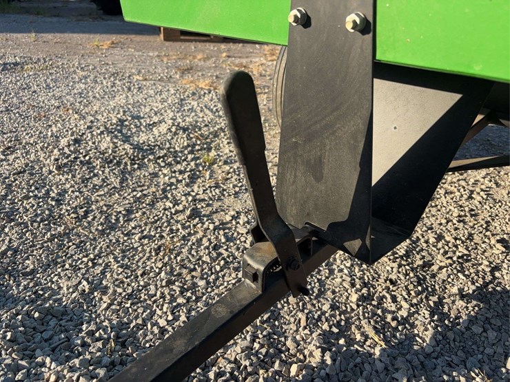john-deere-80-lawn-and-garden-cart-image-18