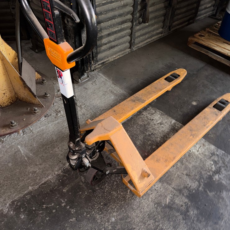 GLOBAL 5,500 LBS CAP PALLET JACK HAND TRUCK