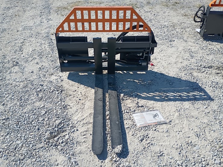 #l85-008-•-landhonor-hydraulic-pallet-fork-skid-steer-attachment-image-1