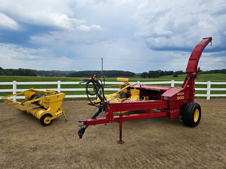 new-holland-900-image-1
