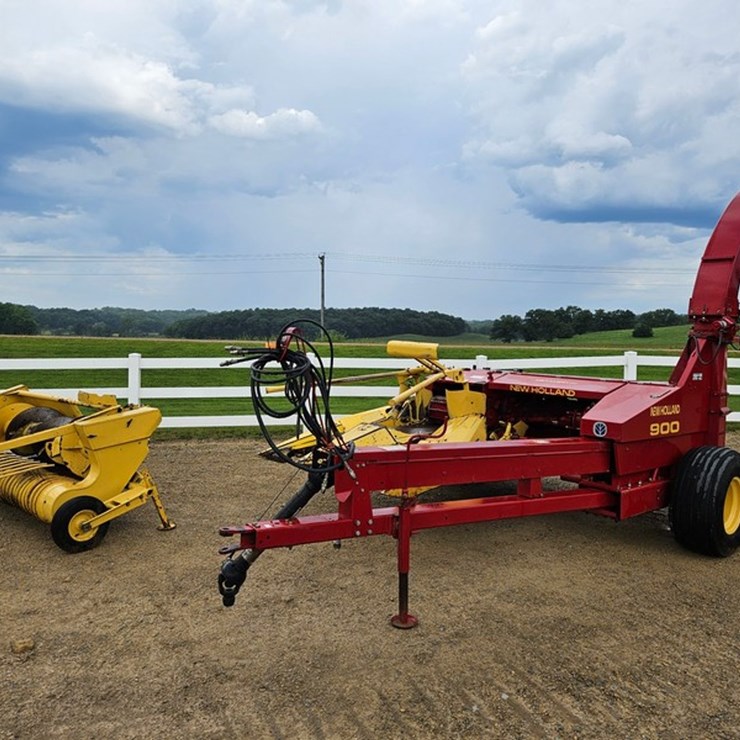 NEW HOLLAND 900