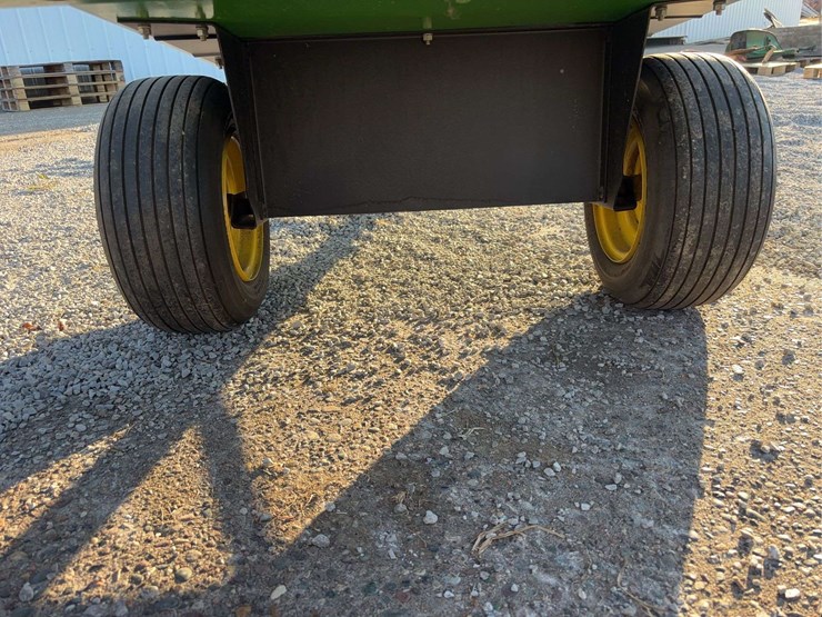 john-deere-80-lawn-and-garden-cart-image-13