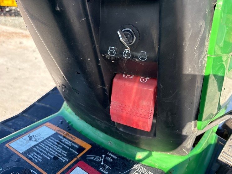 john-deere-345-image-28