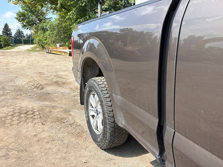 2017-ford-f150-image-27