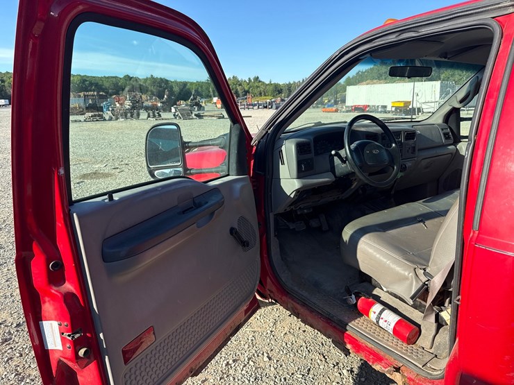2001-ford-f350-image-32