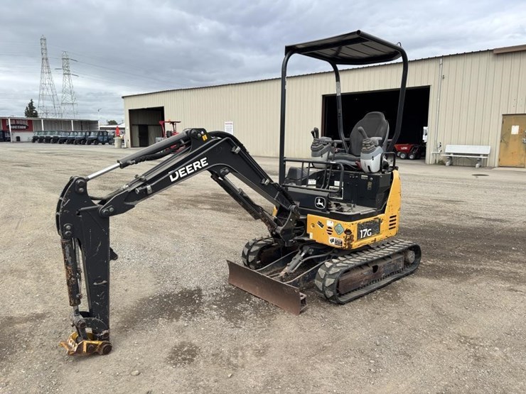 2016-deere-17g-image-1