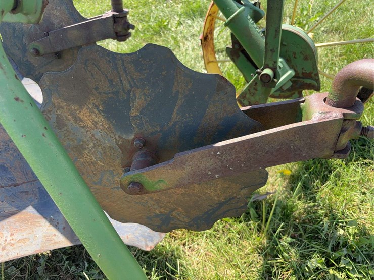 john-deere-12-image-16