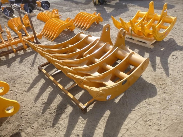 caterpillar-320-image-1