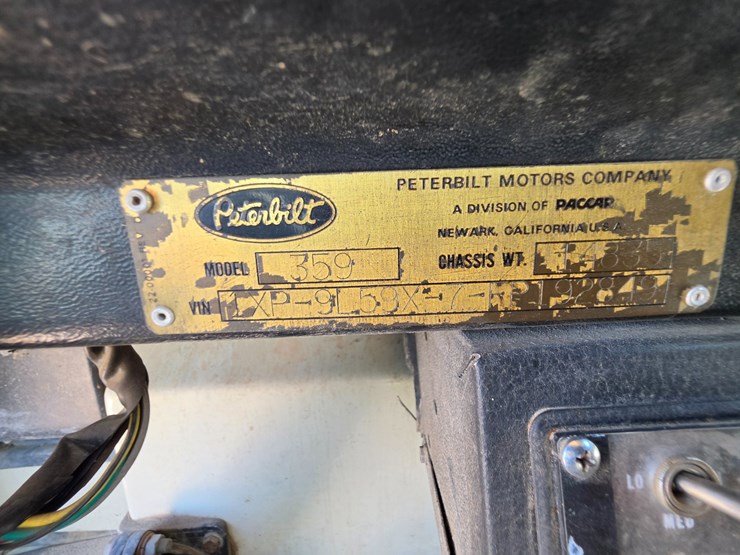 1985-peterbilt-359-image-85