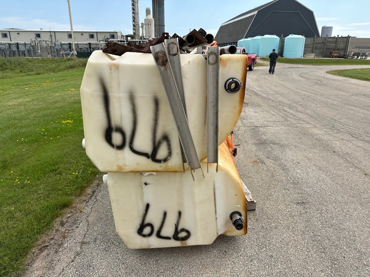 #2864-•-(2)-brine-tanks-image-3
