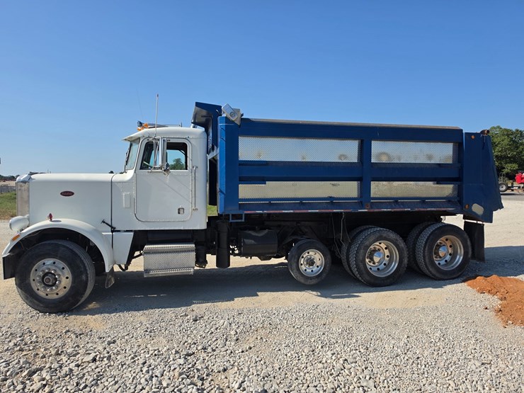 1985-peterbilt-359-image-3