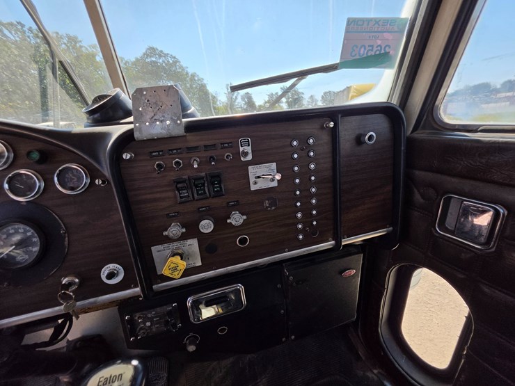 1985-peterbilt-359-image-89