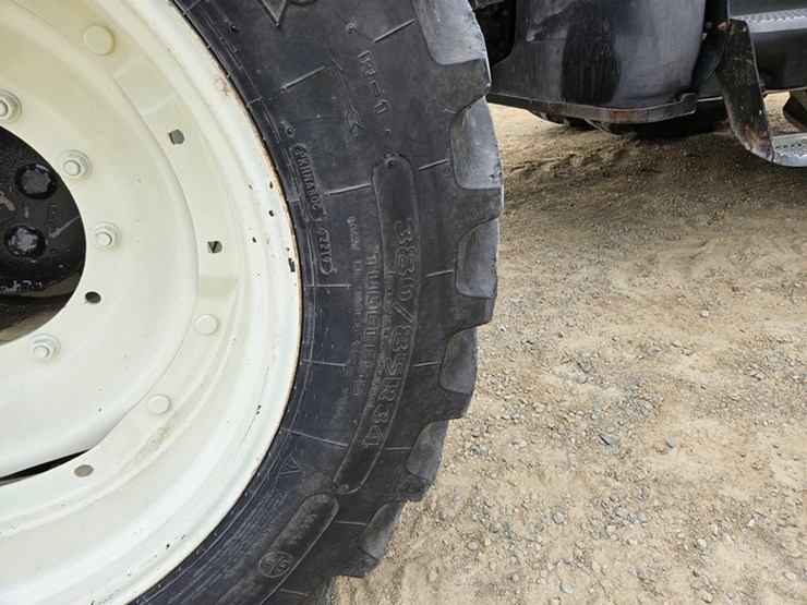 new-holland-tg285-image-62