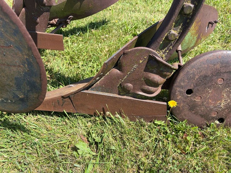john-deere-16-image-12