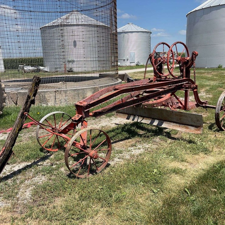 Pull Type Road Grader