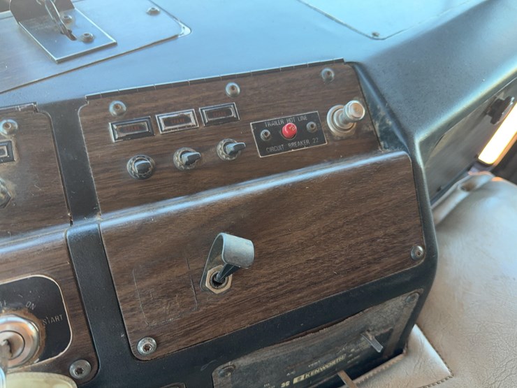 1990-kenworth-k100e-image-18